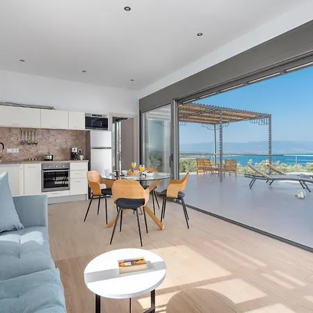 Messinian Riviera * Petalídhion