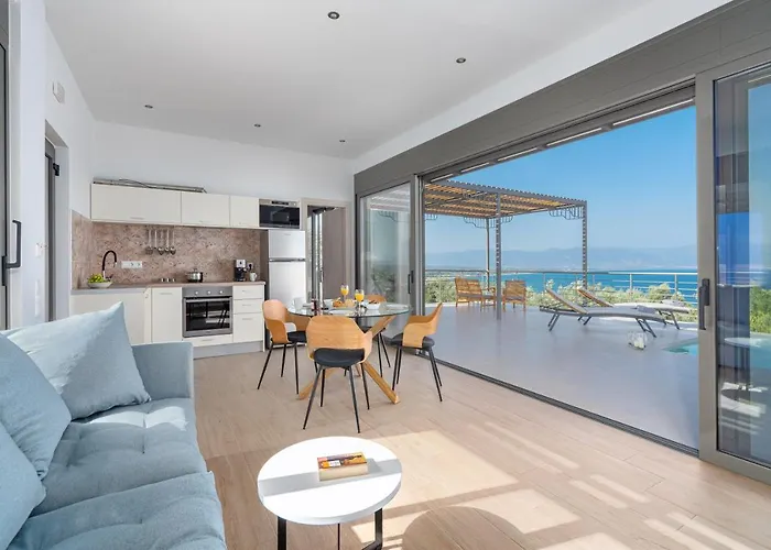 Messinian Riviera * Petalídhion